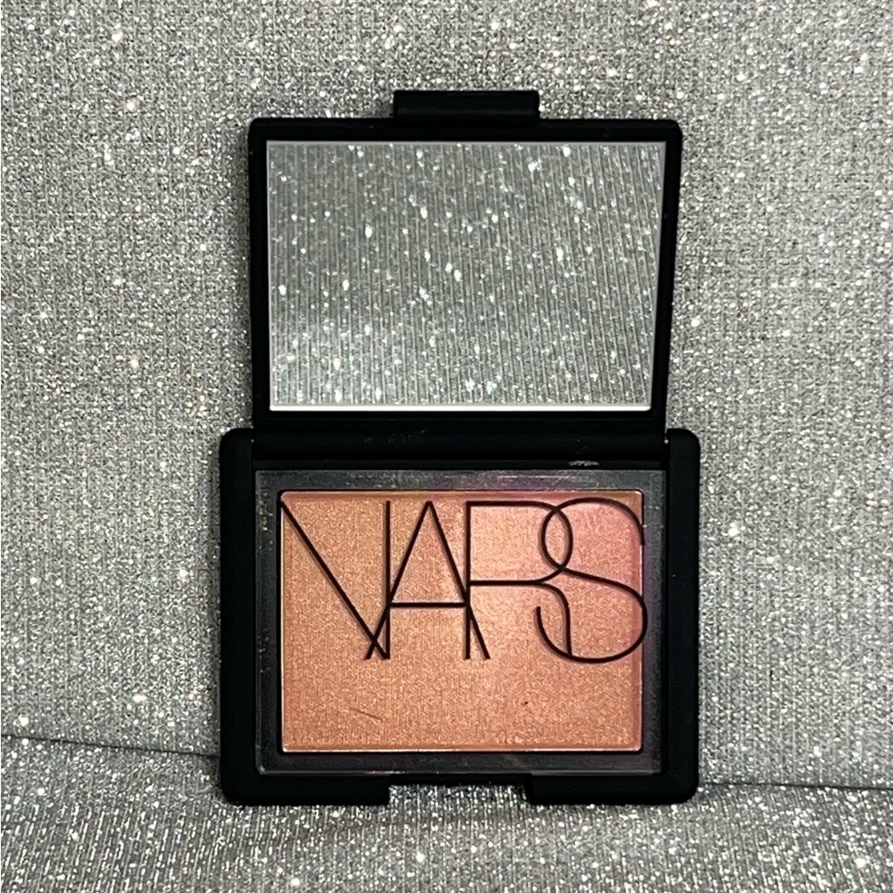 ✨NARS Tempted Powder Blush